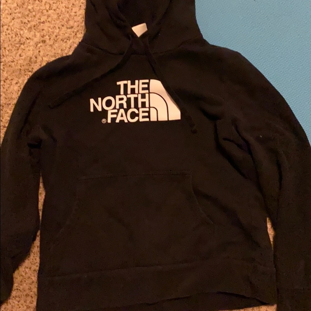 Black north face hoodie